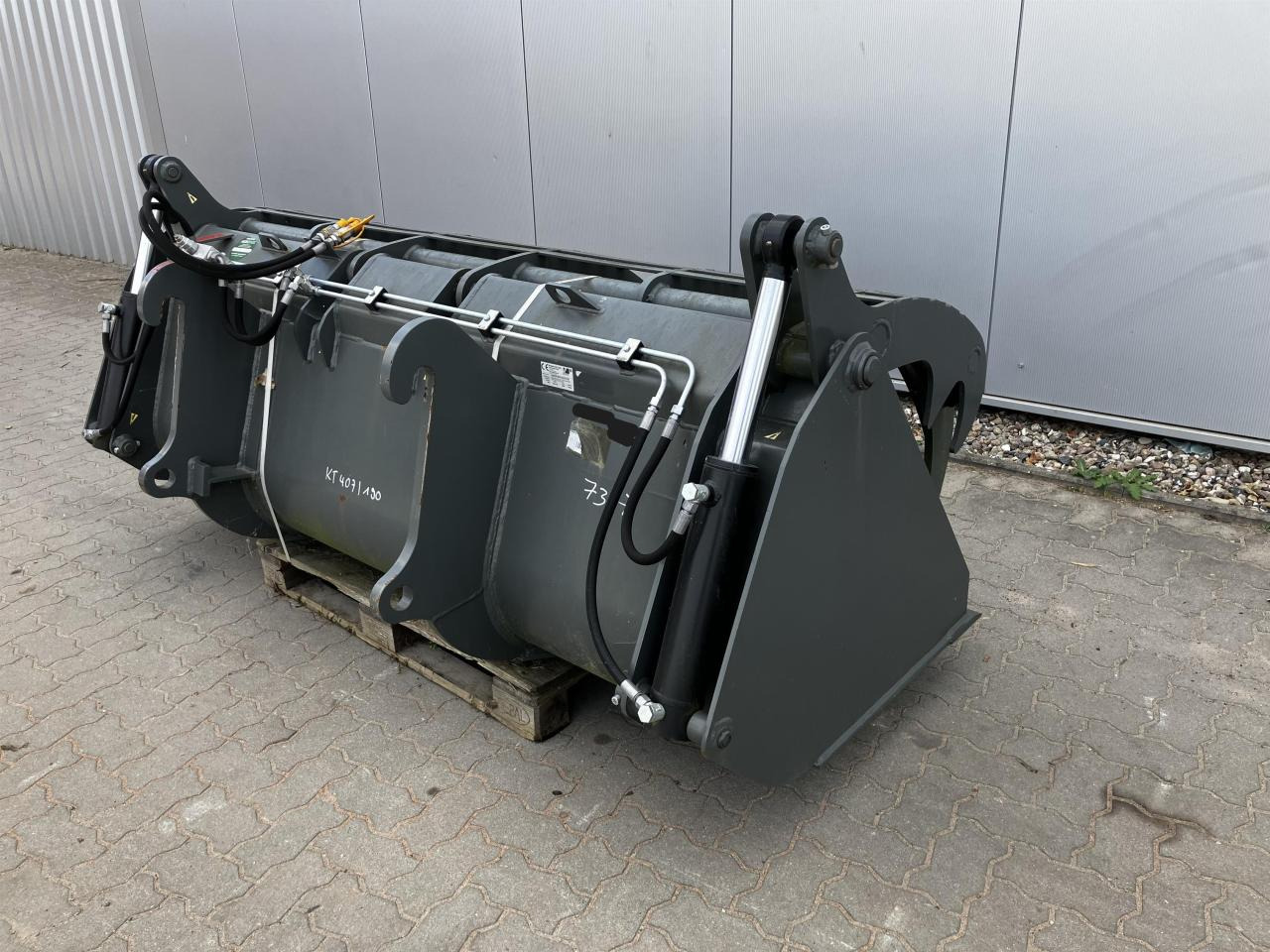 Kramer 2400 mm - Korpa: slika Kramer 2400 mm - Korpa Kramer 2400 mm - Korpa: slika Kramer 2400 mm - Korpa