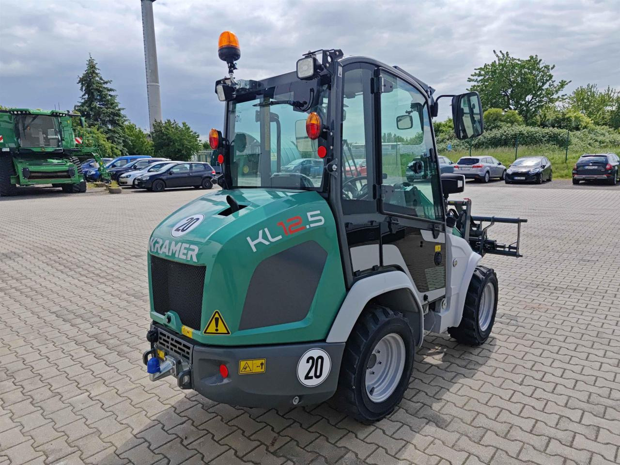 Kramer KL12.5 - Utovarivač na kotačima: slika Kramer KL12.5 - Utovarivač na kotačima Kramer KL12.5 - Utovarivač na kotačima: slika Kramer KL12.5 - Utovarivač na kotačima