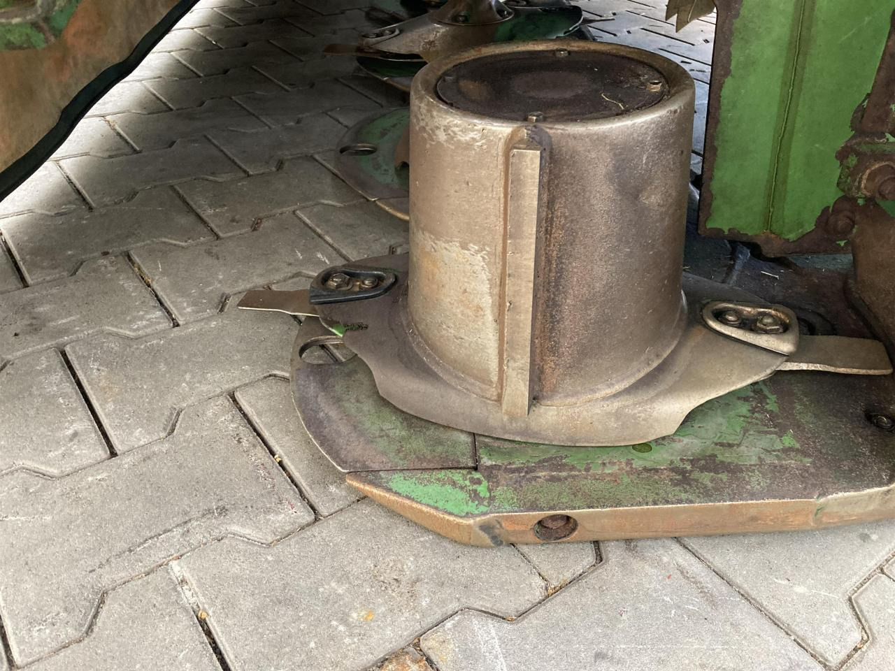 Krone EC F 320 CV - Kat. 2 - Kosilica: slika Krone EC F 320 CV - Kat. 2 - Kosilica Krone EC F 320 CV - Kat. 2 - Kosilica: slika Krone EC F 320 CV - Kat. 2 - Kosilica