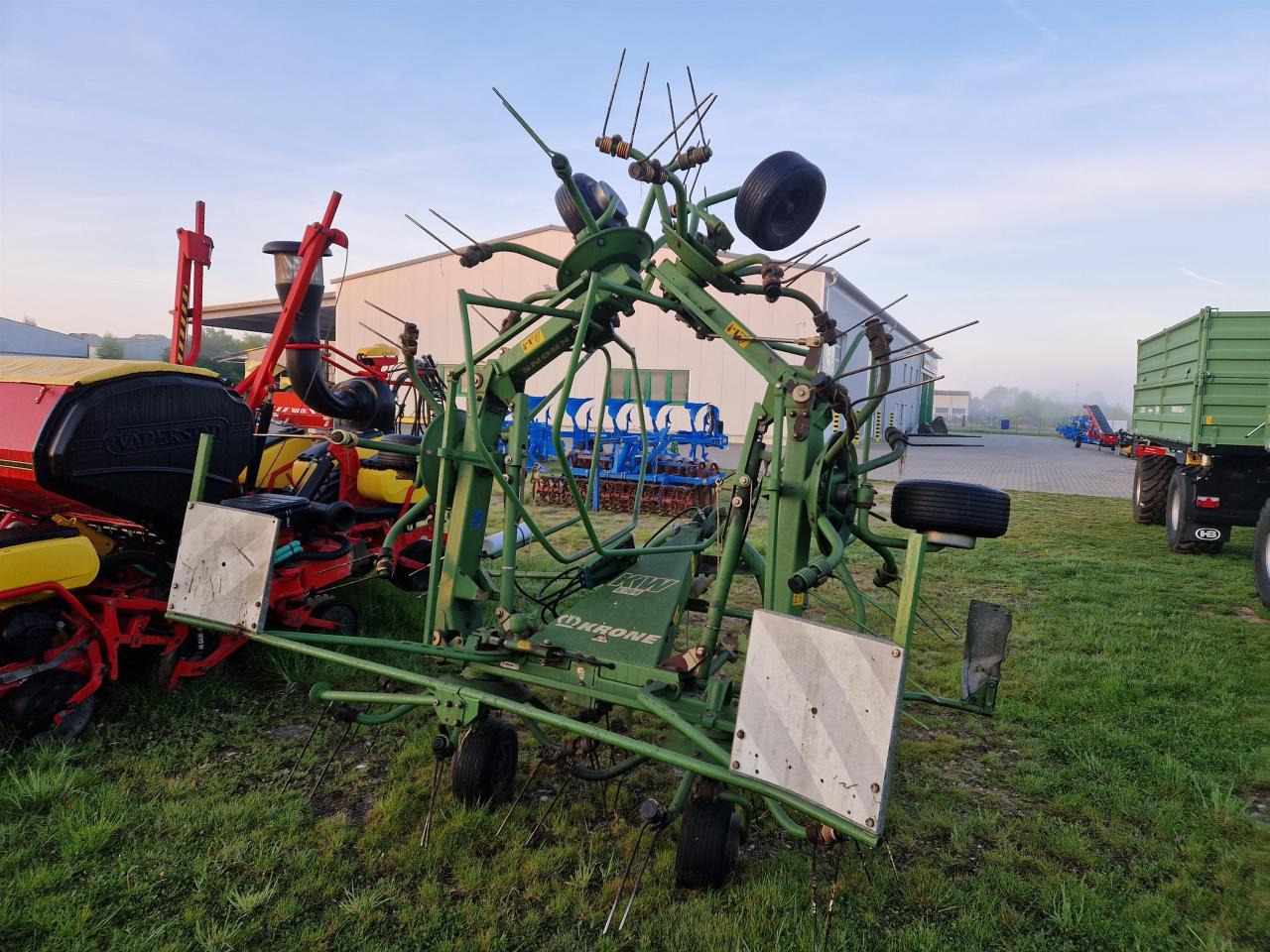 Krone KW 6.70/6 - Prevrtač sijena/ Grabulje: slika Krone KW 6.70/6 - Prevrtač sijena/ Grabulje Krone KW 6.70/6 - Prevrtač sijena/ Grabulje: slika Krone KW 6.70/6 - Prevrtač sijena/ Grabulje