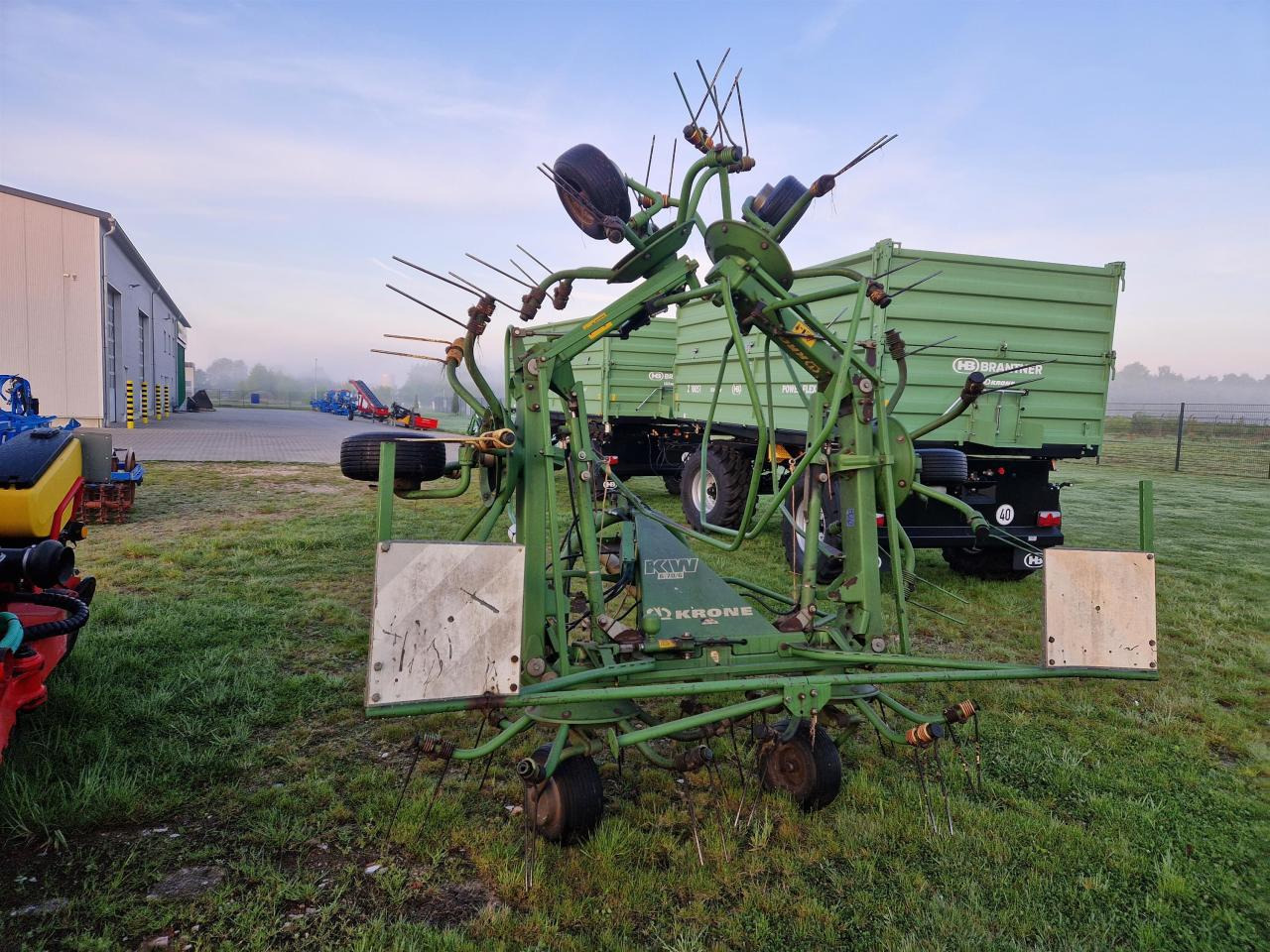 Krone KW 6.70/6 - Prevrtač sijena/ Grabulje: slika Krone KW 6.70/6 - Prevrtač sijena/ Grabulje Krone KW 6.70/6 - Prevrtač sijena/ Grabulje: slika Krone KW 6.70/6 - Prevrtač sijena/ Grabulje