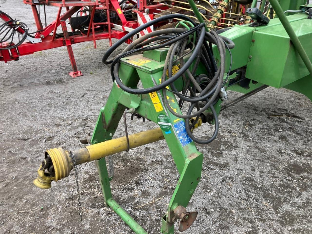 Krone SWADRO 1400 - Prevrtač sijena/ Grabulje: slika Krone SWADRO 1400 - Prevrtač sijena/ Grabulje Krone SWADRO 1400 - Prevrtač sijena/ Grabulje: slika Krone SWADRO 1400 - Prevrtač sijena/ Grabulje