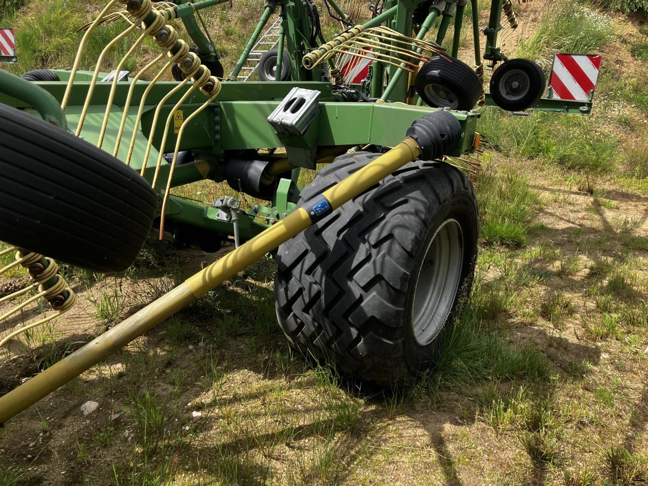 Krone Swadro 1400 Plus - Prevrtač sijena/ Grabulje: slika Krone Swadro 1400 Plus - Prevrtač sijena/ Grabulje Krone Swadro 1400 Plus - Prevrtač sijena/ Grabulje: slika Krone Swadro 1400 Plus - Prevrtač sijena/ Grabulje