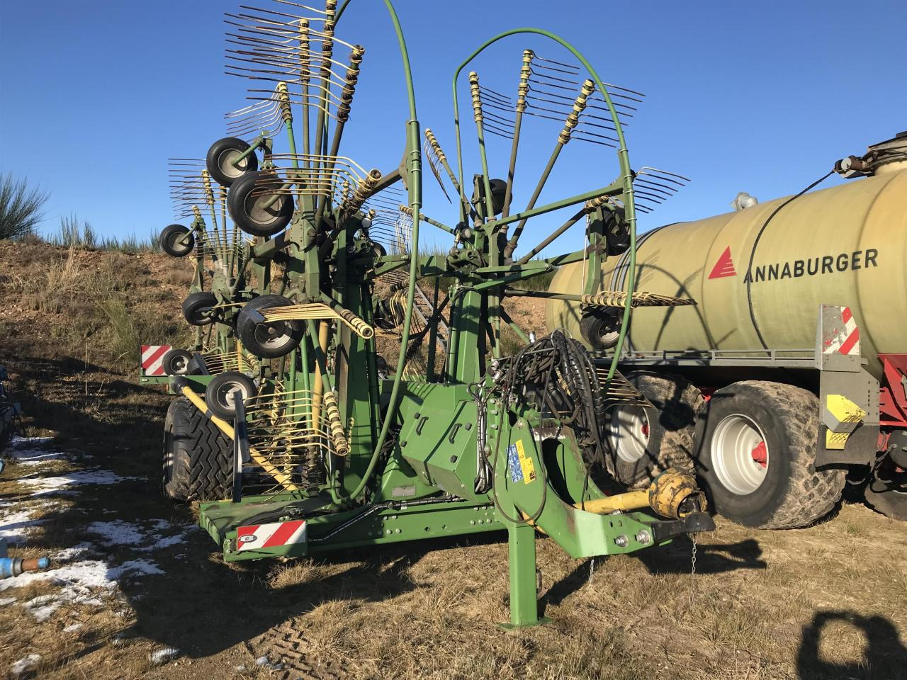 Krone Swadro 1400 Plus - Prevrtač sijena/ Grabulje: slika Krone Swadro 1400 Plus - Prevrtač sijena/ Grabulje Krone Swadro 1400 Plus - Prevrtač sijena/ Grabulje: slika Krone Swadro 1400 Plus - Prevrtač sijena/ Grabulje