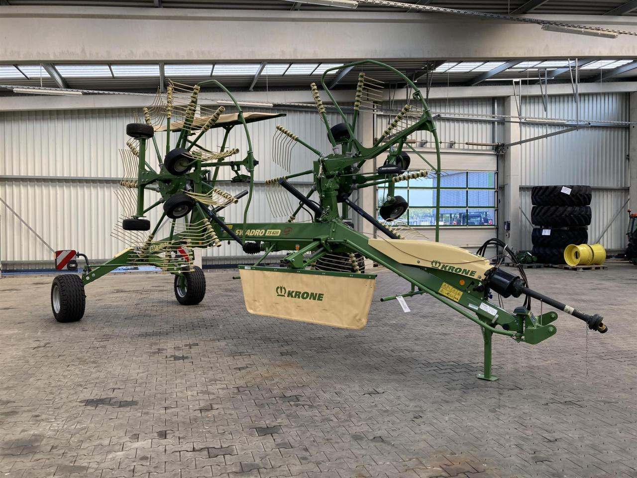 Krone Swadro TS 620 Twin - Prevrtač sijena/ Grabulje: slika Krone Swadro TS 620 Twin - Prevrtač sijena/ Grabulje Krone Swadro TS 620 Twin - Prevrtač sijena/ Grabulje: slika Krone Swadro TS 620 Twin - Prevrtač sijena/ Grabulje