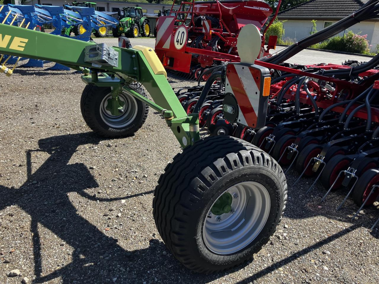 Krone Swadro TS 740 Twin - Prevrtač sijena/ Grabulje: slika Krone Swadro TS 740 Twin - Prevrtač sijena/ Grabulje Krone Swadro TS 740 Twin - Prevrtač sijena/ Grabulje: slika Krone Swadro TS 740 Twin - Prevrtač sijena/ Grabulje