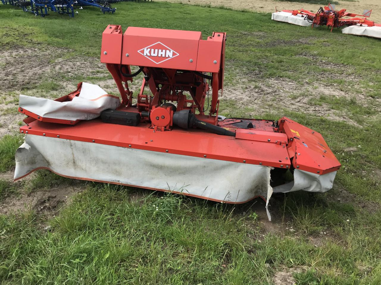 Kuhn FC883 & FC 313F-FF - Kosilica: slika Kuhn FC883 & FC 313F-FF - Kosilica Kuhn FC883 & FC 313F-FF - Kosilica: slika Kuhn FC883 & FC 313F-FF - Kosilica