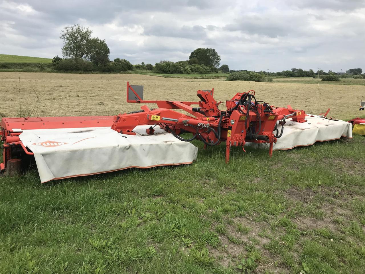 Kuhn FC883 & FC 313F-FF - Kosilica: slika Kuhn FC883 & FC 313F-FF - Kosilica Kuhn FC883 & FC 313F-FF - Kosilica: slika Kuhn FC883 & FC 313F-FF - Kosilica
