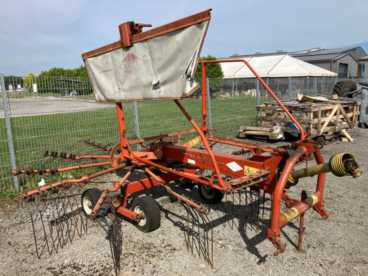 Kuhn GA 4311 GM - Prevrtač sijena/ Grabulje: slika Kuhn GA 4311 GM - Prevrtač sijena/ Grabulje Kuhn GA 4311 GM - Prevrtač sijena/ Grabulje: slika Kuhn GA 4311 GM - Prevrtač sijena/ Grabulje