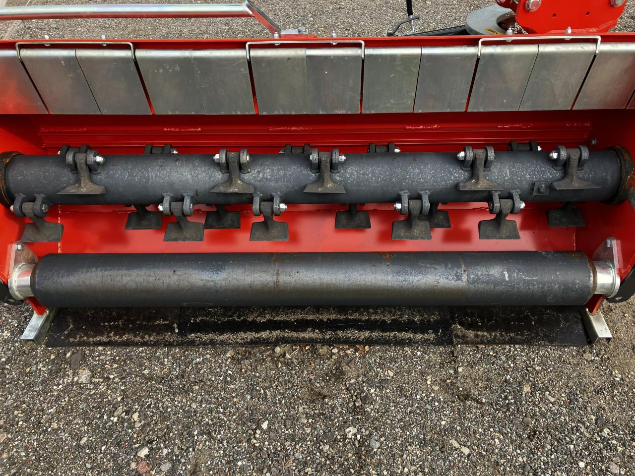 Kuhn TBES 19 - Malčer sa čekićima: slika Kuhn TBES 19 - Malčer sa čekićima Kuhn TBES 19 - Malčer sa čekićima: slika Kuhn TBES 19 - Malčer sa čekićima