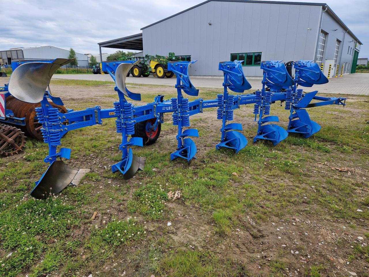 Lemken Juwel 8 M X 5+1 - Plug: slika Lemken Juwel 8 M X 5+1 - Plug Lemken Juwel 8 M X 5+1 - Plug: slika Lemken Juwel 8 M X 5+1 - Plug