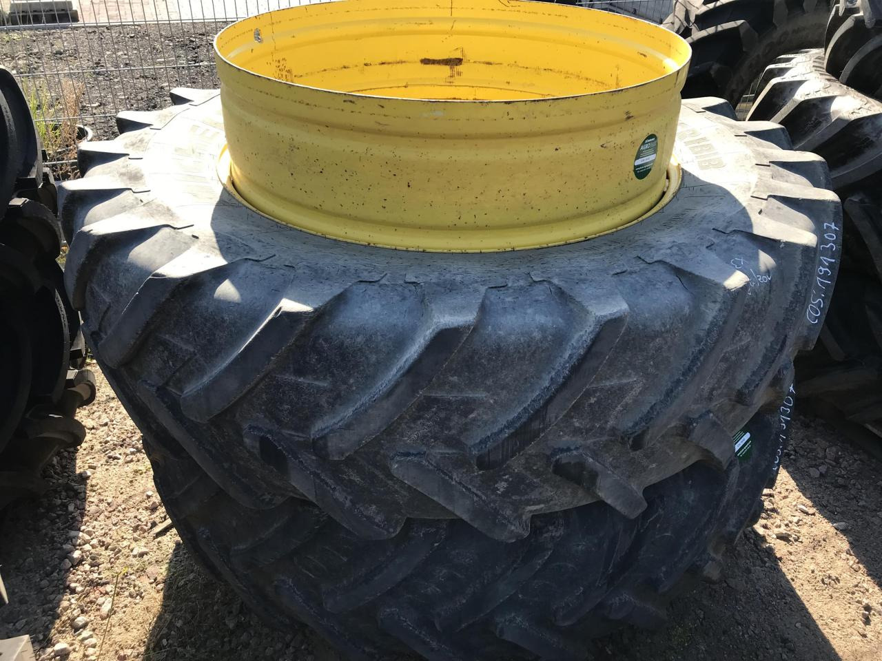 Michelin 520/85R46 - Guma za Poljoprivredni strojevi: slika Michelin 520/85R46 - Guma za Poljoprivredni strojevi Michelin 520/85R46 - Guma za Poljoprivredni strojevi: slika Michelin 520/85R46 - Guma za Poljoprivredni strojevi