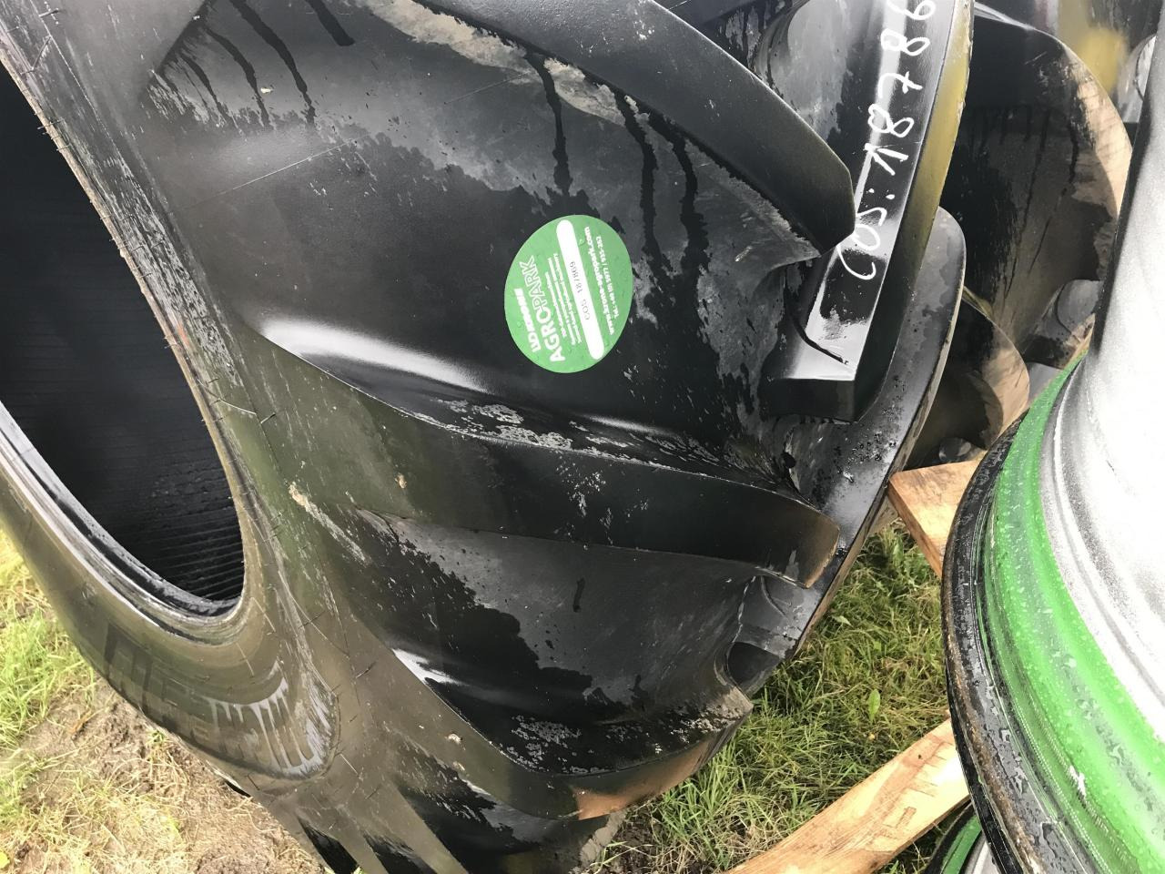 Michelin 710/70R42 - Guma za Poljoprivredni strojevi: slika Michelin 710/70R42 - Guma za Poljoprivredni strojevi Michelin 710/70R42 - Guma za Poljoprivredni strojevi: slika Michelin 710/70R42 - Guma za Poljoprivredni strojevi