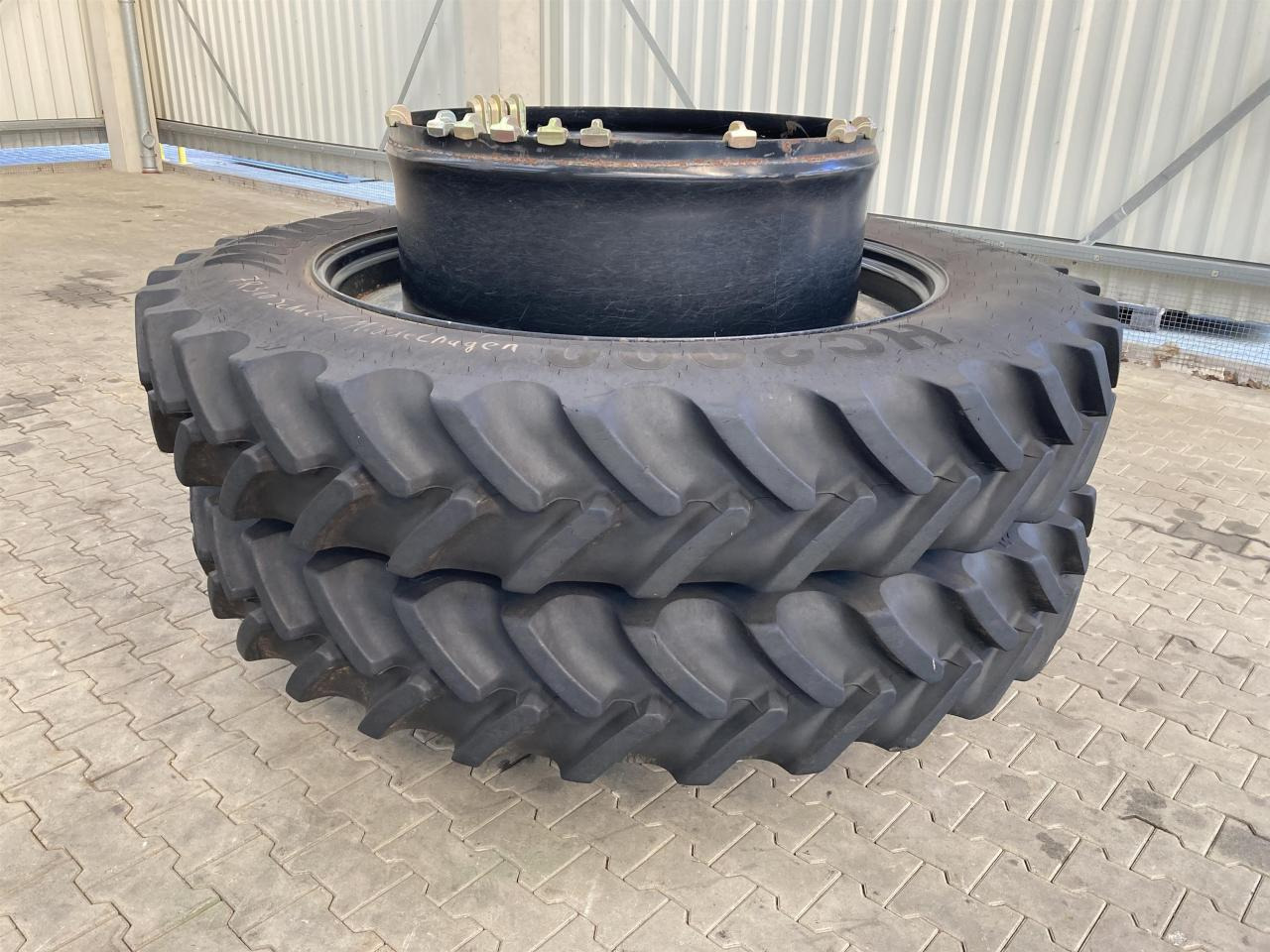 Mitas 380/105R54 - Guma za Poljoprivredni strojevi: slika Mitas 380/105R54 - Guma za Poljoprivredni strojevi Mitas 380/105R54 - Guma za Poljoprivredni strojevi: slika Mitas 380/105R54 - Guma za Poljoprivredni strojevi