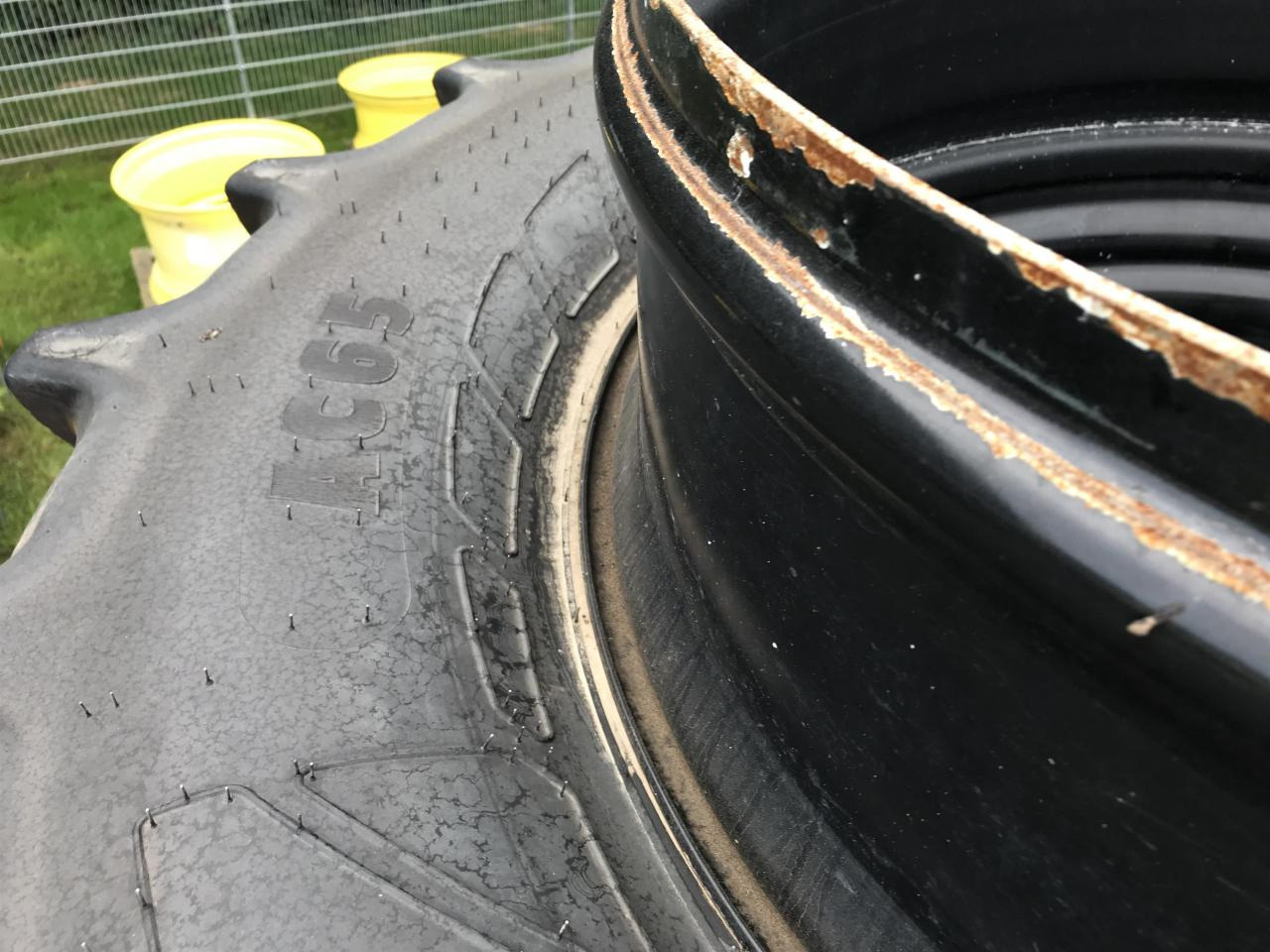 Zakup Mitas 600/65R34 Mitas 600/65R34: slika Zakup Mitas 600/65R34 Mitas 600/65R34