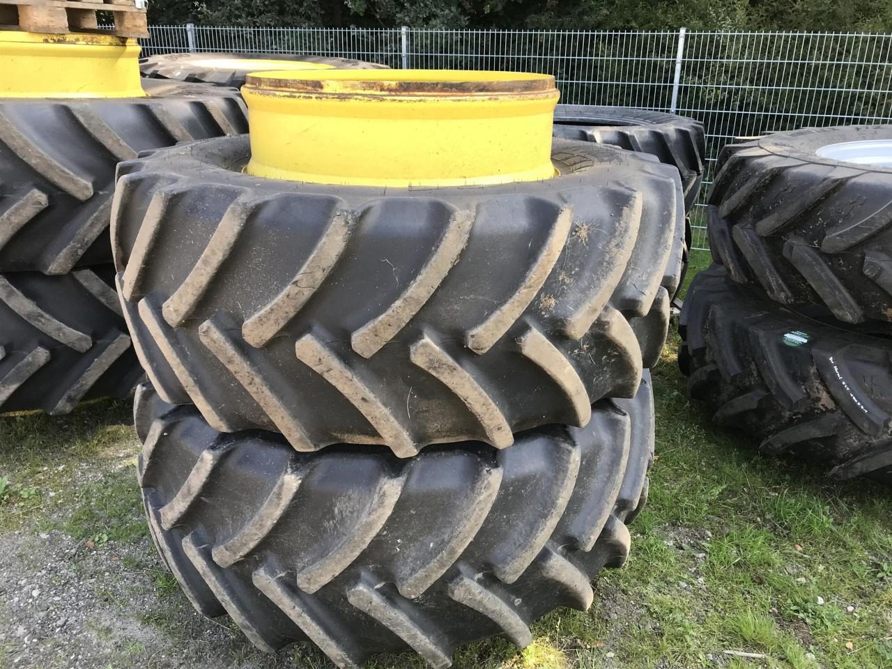 Mitas 600/65R34 - Guma za Poljoprivredni strojevi: slika Mitas 600/65R34 - Guma za Poljoprivredni strojevi Mitas 600/65R34 - Guma za Poljoprivredni strojevi: slika Mitas 600/65R34 - Guma za Poljoprivredni strojevi