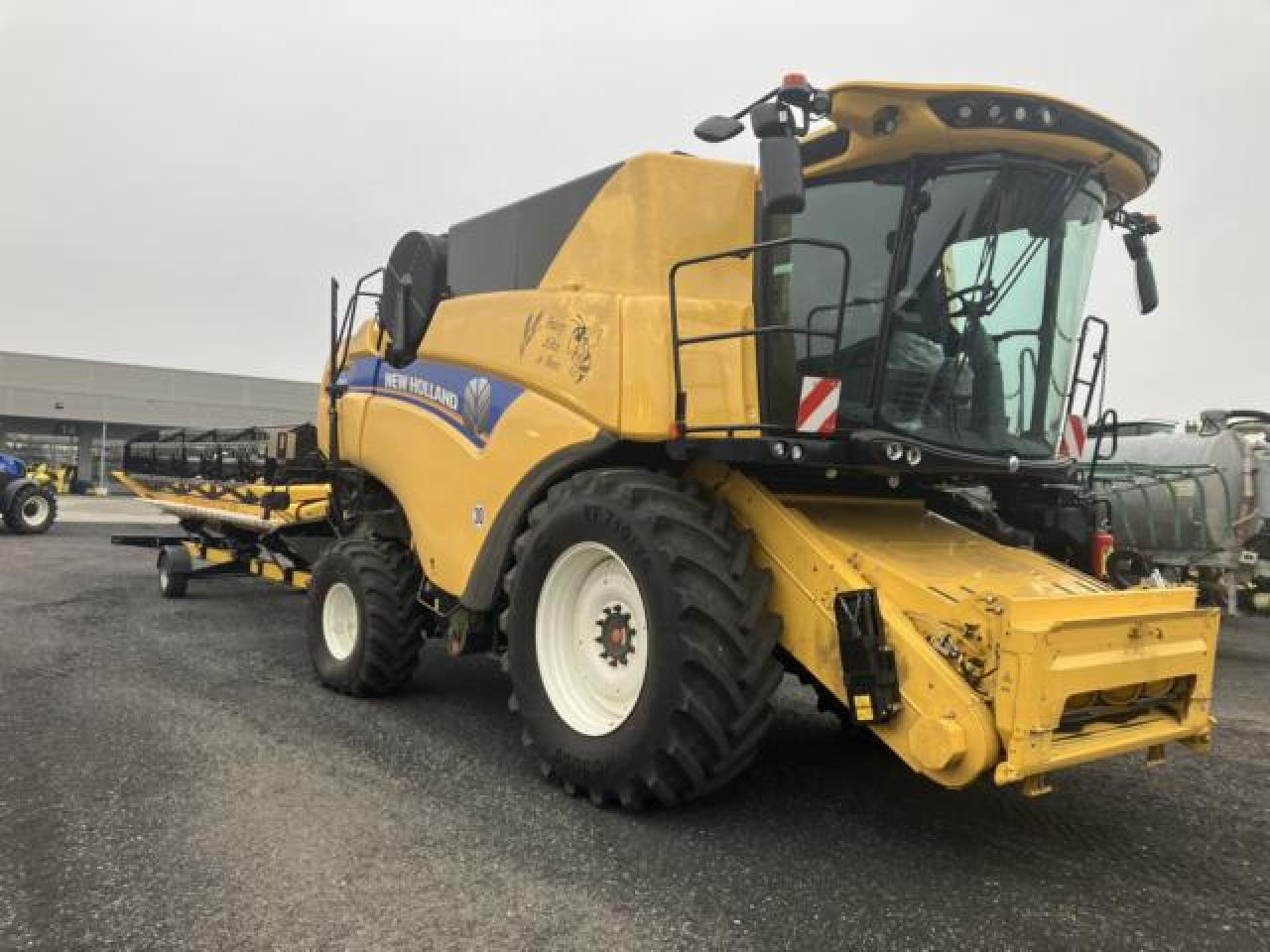 New Holland CX 8.70 - Kombajn za žetvu: slika New Holland CX 8.70 - Kombajn za žetvu New Holland CX 8.70 - Kombajn za žetvu: slika New Holland CX 8.70 - Kombajn za žetvu