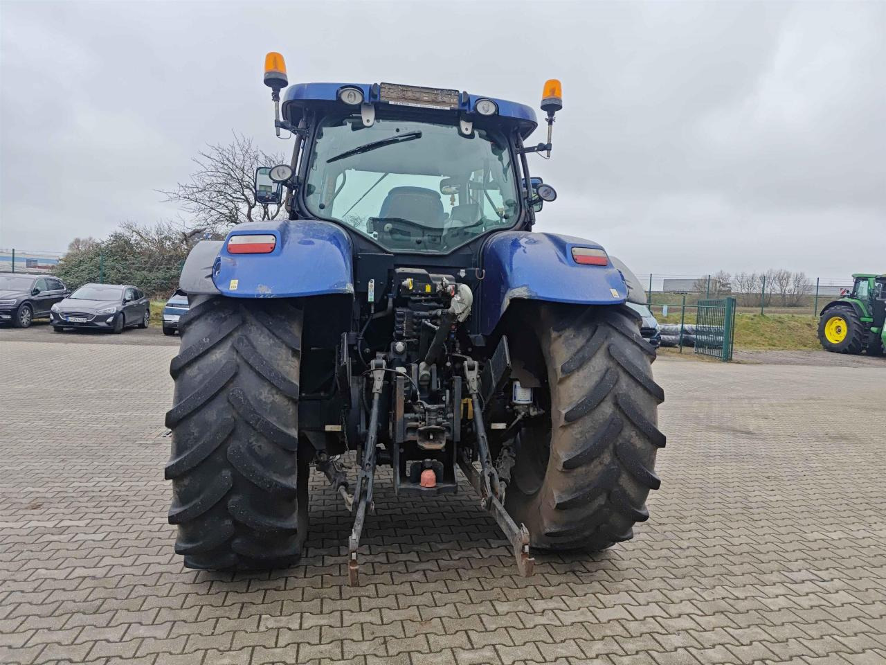 New Holland T7.200 - Traktor: slika New Holland T7.200 - Traktor New Holland T7.200 - Traktor: slika New Holland T7.200 - Traktor