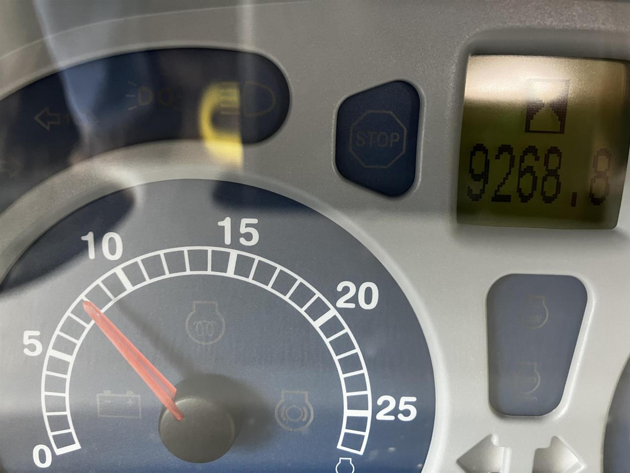 Traktor New Holland T7.270: slika Traktor New Holland T7.270 Traktor New Holland T7.270: slika Traktor New Holland T7.270