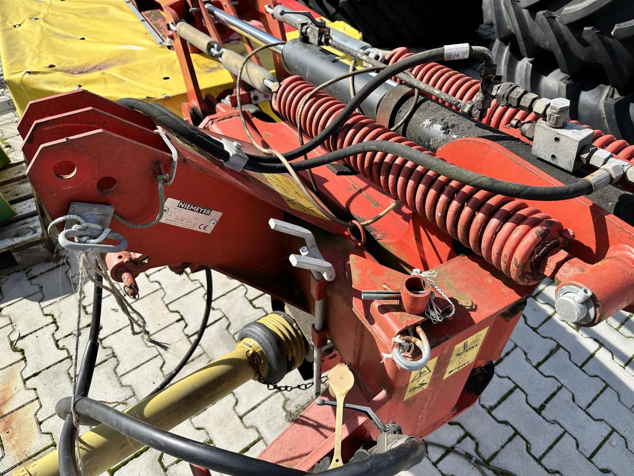 Niemeyer RO 275 - Kosilica: slika Niemeyer RO 275 - Kosilica Niemeyer RO 275 - Kosilica: slika Niemeyer RO 275 - Kosilica