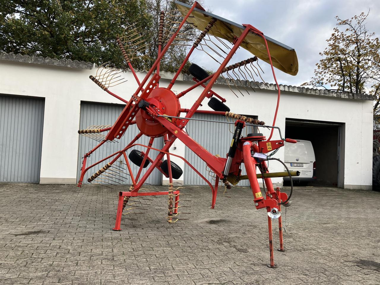 Niemeyer Twin 470 -DH - Prevrtač sijena/ Grabulje: slika Niemeyer Twin 470 -DH - Prevrtač sijena/ Grabulje Niemeyer Twin 470 -DH - Prevrtač sijena/ Grabulje: slika Niemeyer Twin 470 -DH - Prevrtač sijena/ Grabulje