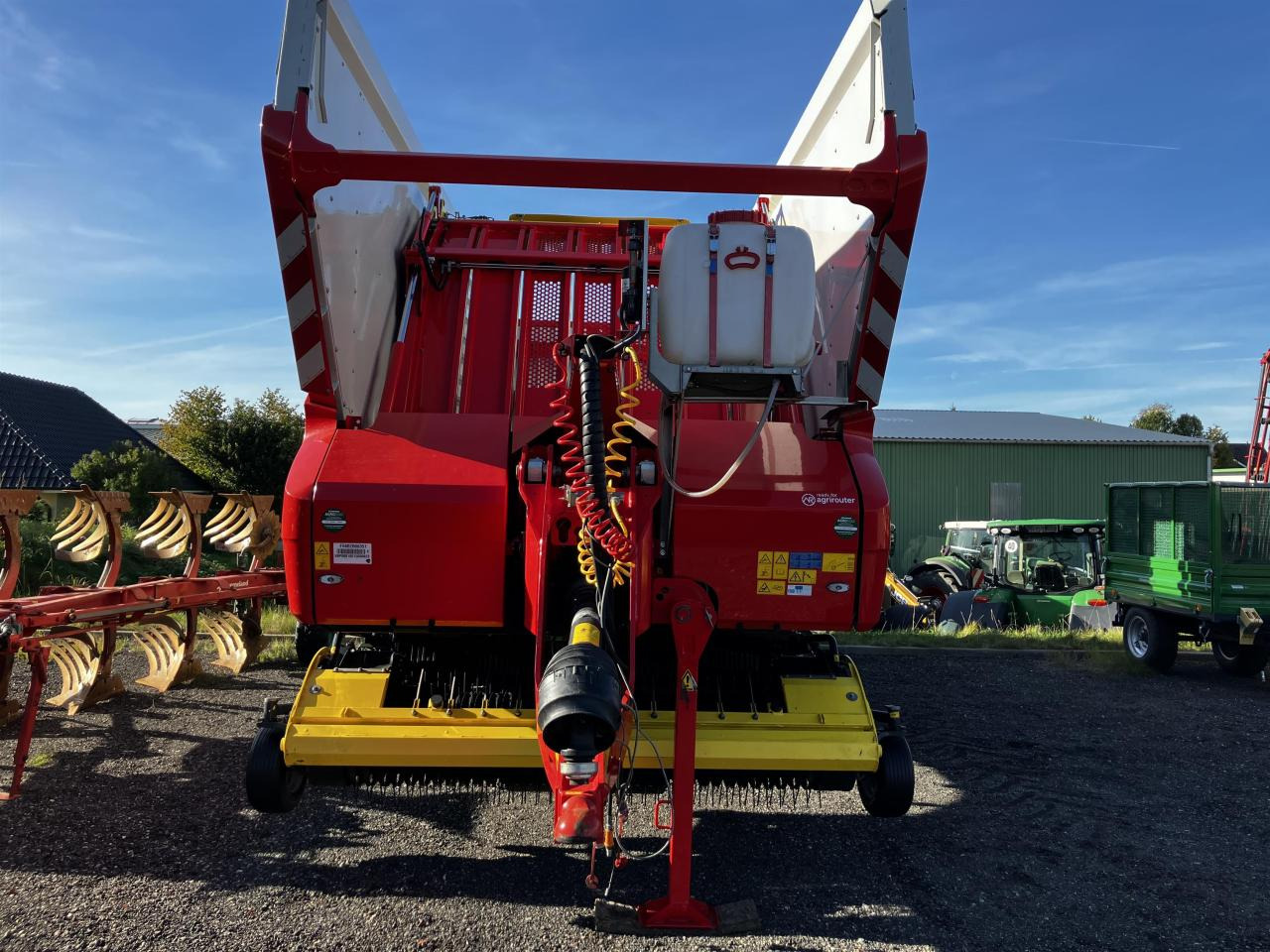 Pöttinger Jumbo 8450 DB - Samoutovarni vagon: slika Pöttinger Jumbo 8450 DB - Samoutovarni vagon Pöttinger Jumbo 8450 DB - Samoutovarni vagon: slika Pöttinger Jumbo 8450 DB - Samoutovarni vagon