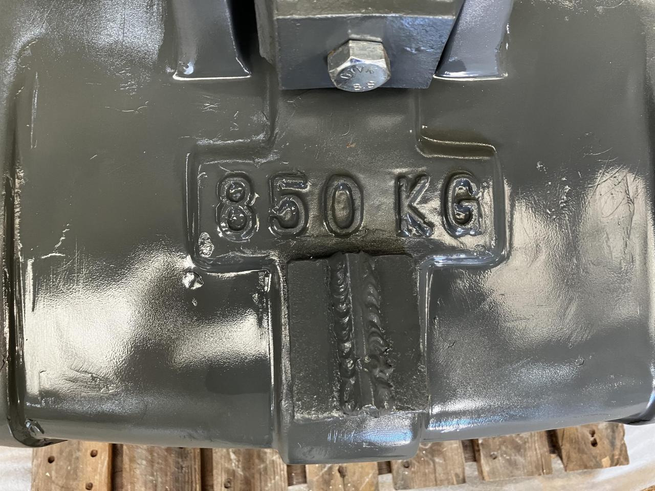 Massey Ferguson MF 850 kg - Priključak: slika Massey Ferguson MF 850 kg - Priključak Massey Ferguson MF 850 kg - Priključak: slika Massey Ferguson MF 850 kg - Priključak