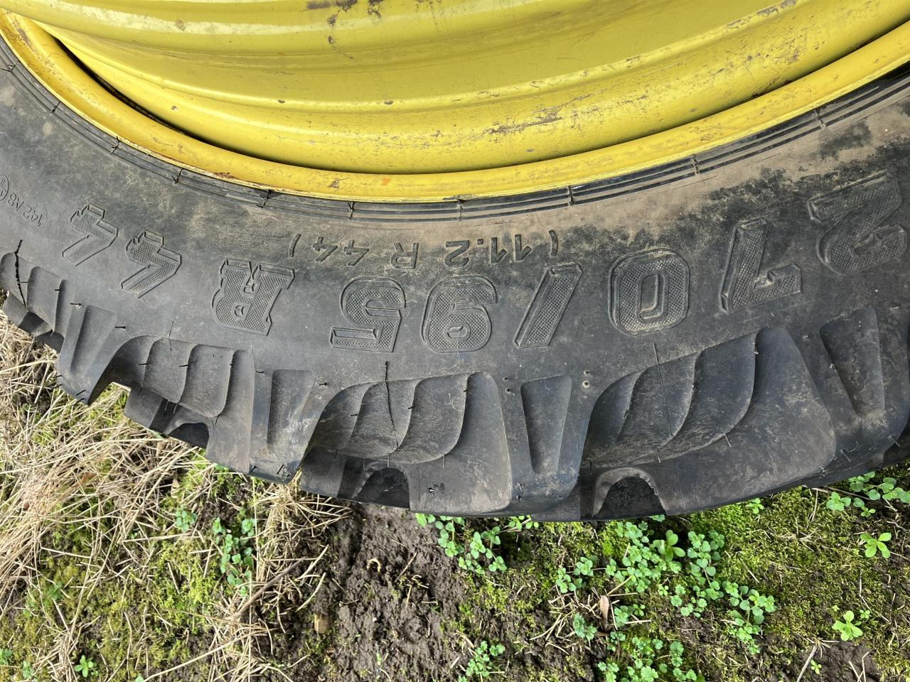 Taurus 270/95R44 - Guma za Poljoprivredni strojevi: slika Taurus 270/95R44 - Guma za Poljoprivredni strojevi Taurus 270/95R44 - Guma za Poljoprivredni strojevi: slika Taurus 270/95R44 - Guma za Poljoprivredni strojevi