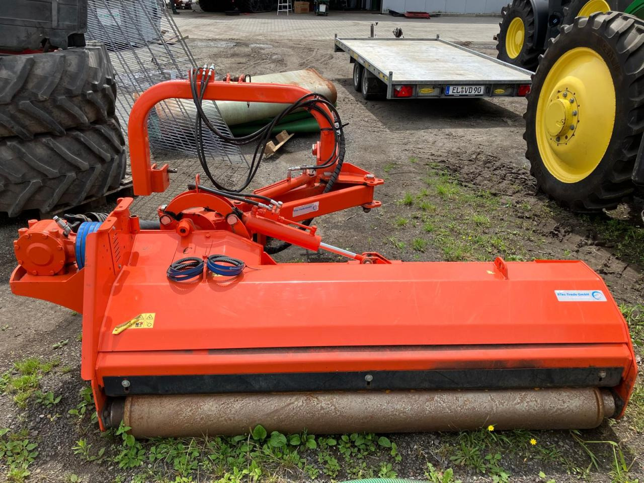 Tierre TCL 200 - Malčer sa čekićima: slika Tierre TCL 200 - Malčer sa čekićima Tierre TCL 200 - Malčer sa čekićima: slika Tierre TCL 200 - Malčer sa čekićima