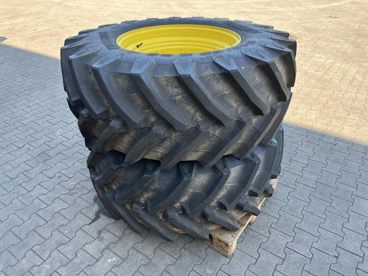 Trelleborg 540/65R28 - Guma za Poljoprivredni strojevi: slika Trelleborg 540/65R28 - Guma za Poljoprivredni strojevi Trelleborg 540/65R28 - Guma za Poljoprivredni strojevi: slika Trelleborg 540/65R28 - Guma za Poljoprivredni strojevi