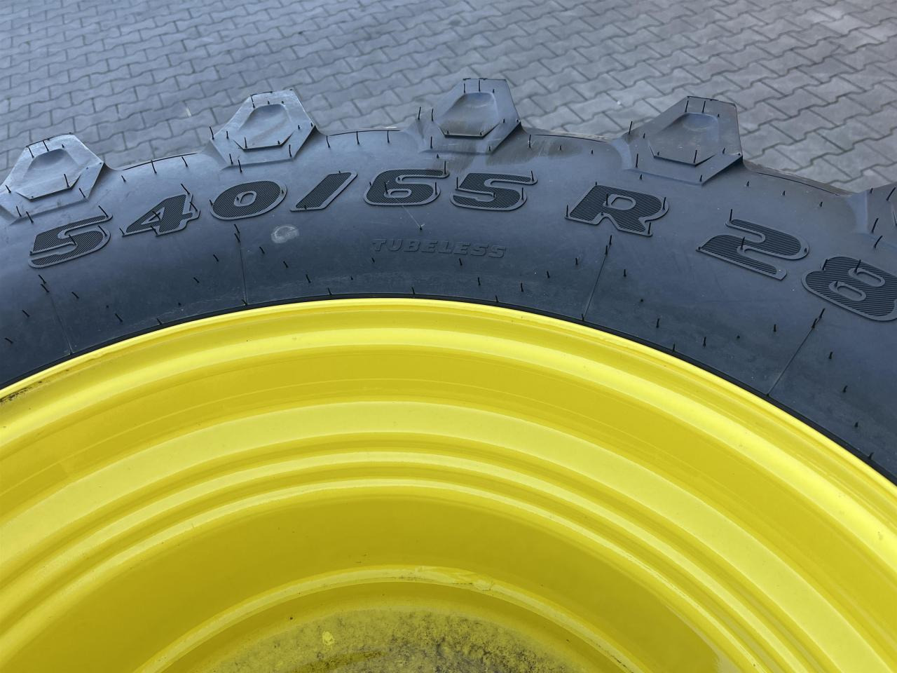 Trelleborg 540/65R28 - Guma za Poljoprivredni strojevi: slika Trelleborg 540/65R28 - Guma za Poljoprivredni strojevi Trelleborg 540/65R28 - Guma za Poljoprivredni strojevi: slika Trelleborg 540/65R28 - Guma za Poljoprivredni strojevi