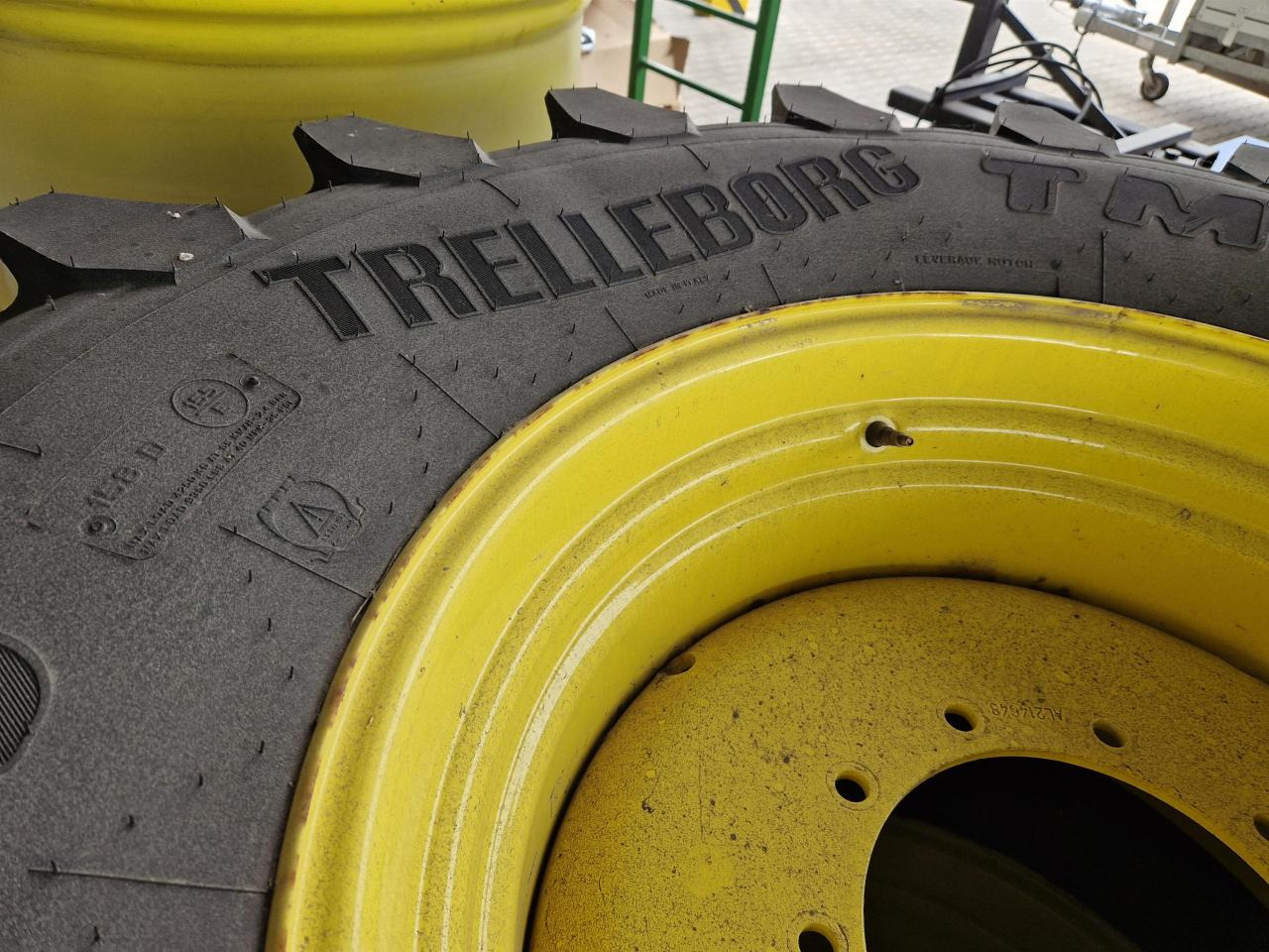 Trelleborg 600/70R30 - Guma za Poljoprivredni strojevi: slika Trelleborg 600/70R30 - Guma za Poljoprivredni strojevi Trelleborg 600/70R30 - Guma za Poljoprivredni strojevi: slika Trelleborg 600/70R30 - Guma za Poljoprivredni strojevi