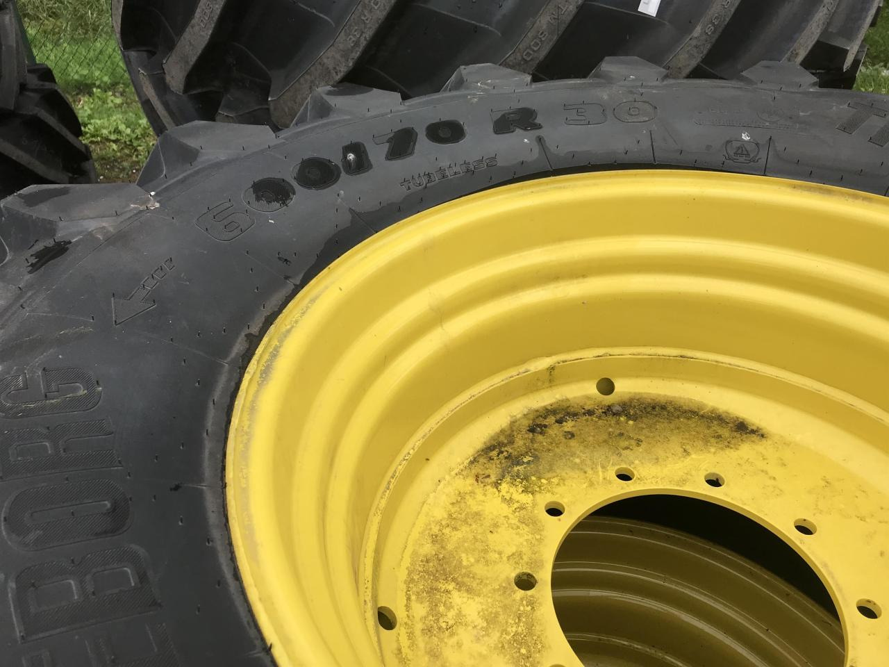 Trelleborg 600/70R30 - Guma za Poljoprivredni strojevi: slika Trelleborg 600/70R30 - Guma za Poljoprivredni strojevi Trelleborg 600/70R30 - Guma za Poljoprivredni strojevi: slika Trelleborg 600/70R30 - Guma za Poljoprivredni strojevi