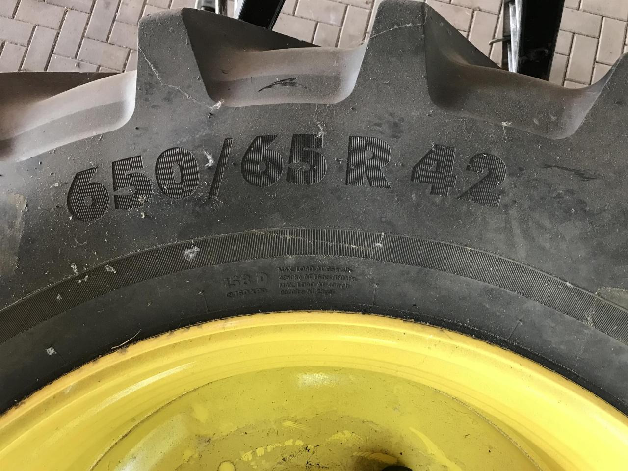 Vredestein 650/65R42 - Guma za Poljoprivredni strojevi: slika Vredestein 650/65R42 - Guma za Poljoprivredni strojevi Vredestein 650/65R42 - Guma za Poljoprivredni strojevi: slika Vredestein 650/65R42 - Guma za Poljoprivredni strojevi