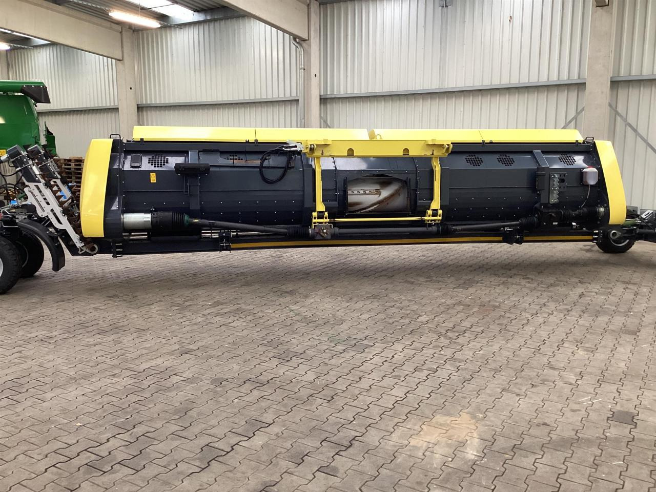 Zürn Profi Cut 700 - Priključak za silažni kombajn: slika Zürn Profi Cut 700 - Priključak za silažni kombajn Zürn Profi Cut 700 - Priključak za silažni kombajn: slika Zürn Profi Cut 700 - Priključak za silažni kombajn