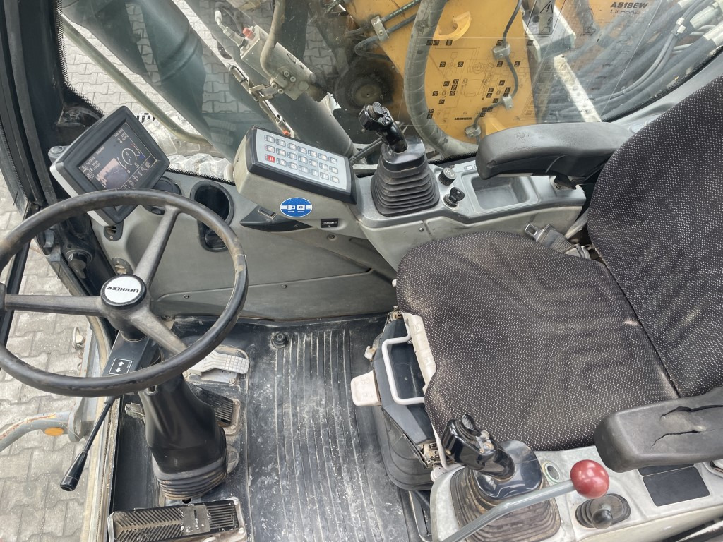 Bager na kotačima LIEBHERR A 918, Likufix SW 48: slika Bager na kotačima LIEBHERR A 918, Likufix SW 48