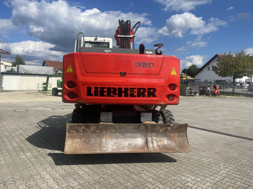 LIEBHERR A 920, Likufix, 2 x Tieflöffel - Bager na kotačima: slika LIEBHERR A 920, Likufix, 2 x Tieflöffel - Bager na kotačima LIEBHERR A 920, Likufix, 2 x Tieflöffel - Bager na kotačima: slika LIEBHERR A 920, Likufix, 2 x Tieflöffel - Bager na kotačima