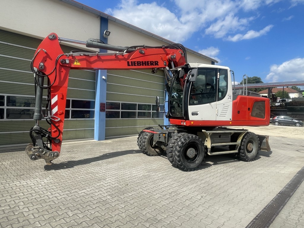 LIEBHERR A 920, Likufix, 2 x Tieflöffel - Bager na kotačima: slika LIEBHERR A 920, Likufix, 2 x Tieflöffel - Bager na kotačima LIEBHERR A 920, Likufix, 2 x Tieflöffel - Bager na kotačima: slika LIEBHERR A 920, Likufix, 2 x Tieflöffel - Bager na kotačima