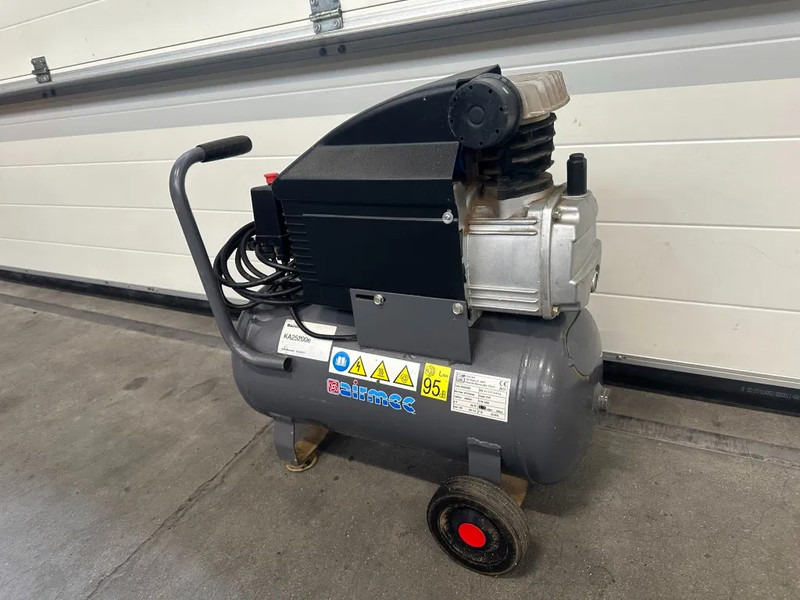 Airmec Fiac BXA 25200 Elektrische Zuigercompressor 2 PK 150 L / min 8 Bar - Zračni kompresor: slika Airmec Fiac BXA 25200 Elektrische Zuigercompressor 2 PK 150 L / min 8 Bar - Zračni kompresor Airmec Fiac BXA 25200 Elektrische Zuigercompressor 2 PK 150 L / min 8 Bar - Zračni kompresor: slika Airmec Fiac BXA 25200 Elektrische Zuigercompressor 2 PK 150 L / min 8 Bar - Zračni kompresor