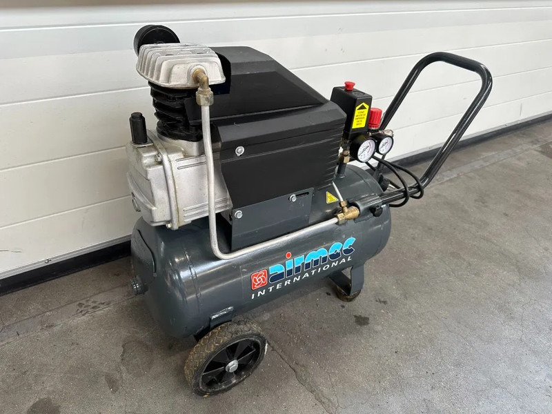 Airmec KA25200 C 2 PK 200 L / min 8 Bar Elektrische Zuigercompressor - Zračni kompresor: slika Airmec KA25200 C 2 PK 200 L / min 8 Bar Elektrische Zuigercompressor - Zračni kompresor Airmec KA25200 C 2 PK 200 L / min 8 Bar Elektrische Zuigercompressor - Zračni kompresor: slika Airmec KA25200 C 2 PK 200 L / min 8 Bar Elektrische Zuigercompressor - Zračni kompresor