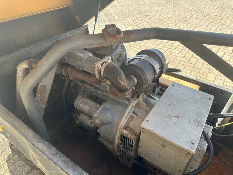 Atlas-Copco Deutz F2M 2011 Stamford 12 KVA generatorset - Generatorski set: slika Atlas-Copco Deutz F2M 2011 Stamford 12 KVA generatorset - Generatorski set Atlas-Copco Deutz F2M 2011 Stamford 12 KVA generatorset - Generatorski set: slika Atlas-Copco Deutz F2M 2011 Stamford 12 KVA generatorset - Generatorski set