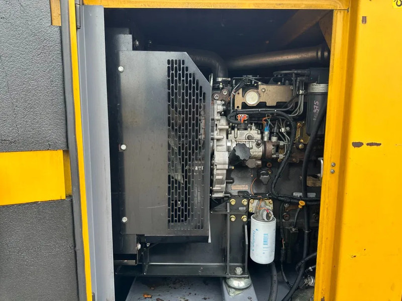 Atlas-Copco QAS 100 Perkins Leroy Somer 100 kVA Silent Rental generatorset - Generatorski set: slika Atlas-Copco QAS 100 Perkins Leroy Somer 100 kVA Silent Rental generatorset - Generatorski set Atlas-Copco QAS 100 Perkins Leroy Somer 100 kVA Silent Rental generatorset - Generatorski set: slika Atlas-Copco QAS 100 Perkins Leroy Somer 100 kVA Silent Rental generatorset - Generatorski set