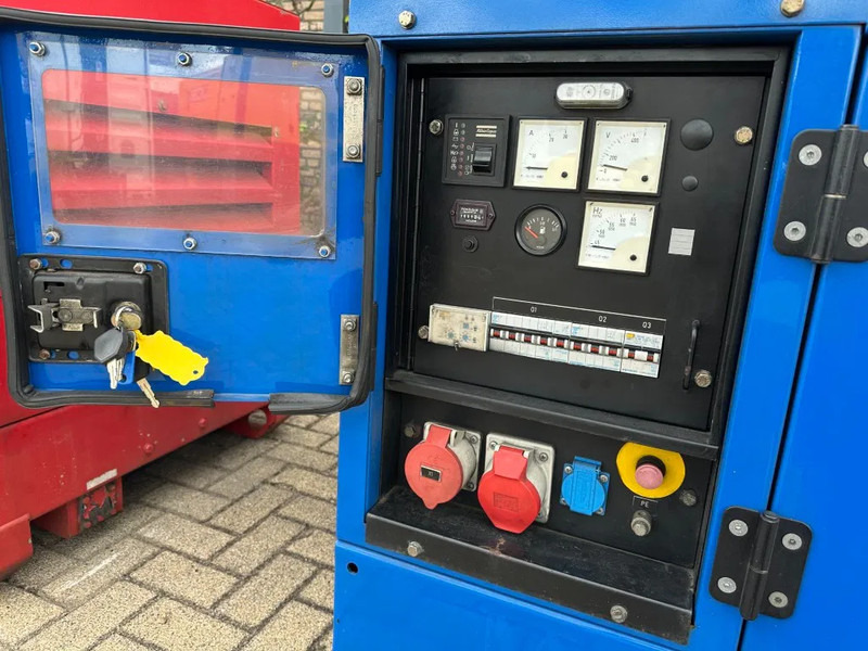 Atlas-Copco QAS 14 Yanmar Stamford 15 kVA Silent generatorset - Generatorski set: slika Atlas-Copco QAS 14 Yanmar Stamford 15 kVA Silent generatorset - Generatorski set Atlas-Copco QAS 14 Yanmar Stamford 15 kVA Silent generatorset - Generatorski set: slika Atlas-Copco QAS 14 Yanmar Stamford 15 kVA Silent generatorset - Generatorski set