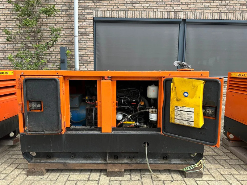 Atlas-Copco QAS 18 Yanmar Mecc Alte Spa 18 kVA Silent generatorset - Generatorski set: slika Atlas-Copco QAS 18 Yanmar Mecc Alte Spa 18 kVA Silent generatorset - Generatorski set Atlas-Copco QAS 18 Yanmar Mecc Alte Spa 18 kVA Silent generatorset - Generatorski set: slika Atlas-Copco QAS 18 Yanmar Mecc Alte Spa 18 kVA Silent generatorset - Generatorski set