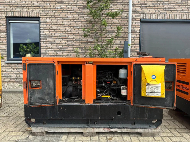 Atlas-Copco QAS 18 Yanmar Mecc Alte Spa 18 kVA Silent generatorset - Generatorski set: slika Atlas-Copco QAS 18 Yanmar Mecc Alte Spa 18 kVA Silent generatorset - Generatorski set Atlas-Copco QAS 18 Yanmar Mecc Alte Spa 18 kVA Silent generatorset - Generatorski set: slika Atlas-Copco QAS 18 Yanmar Mecc Alte Spa 18 kVA Silent generatorset - Generatorski set