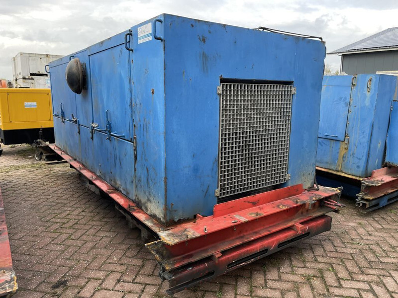 Caterpillar C13 Leroy Somer 400 kVA Silent generatorset - Generatorski set: slika Caterpillar C13 Leroy Somer 400 kVA Silent generatorset - Generatorski set Caterpillar C13 Leroy Somer 400 kVA Silent generatorset - Generatorski set: slika Caterpillar C13 Leroy Somer 400 kVA Silent generatorset - Generatorski set
