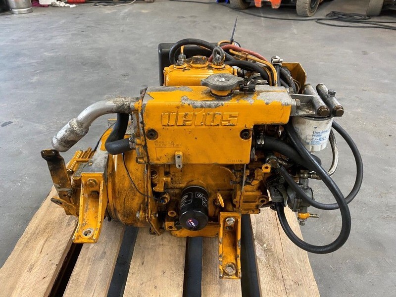 Caterpillar Vetus M205 7.7 kW / 10.5 PK Marine Diesel motor met keerkoppeling - Motor: slika Caterpillar Vetus M205 7.7 kW / 10.5 PK Marine Diesel motor met keerkoppeling - Motor Caterpillar Vetus M205 7.7 kW / 10.5 PK Marine Diesel motor met keerkoppeling - Motor: slika Caterpillar Vetus M205 7.7 kW / 10.5 PK Marine Diesel motor met keerkoppeling - Motor