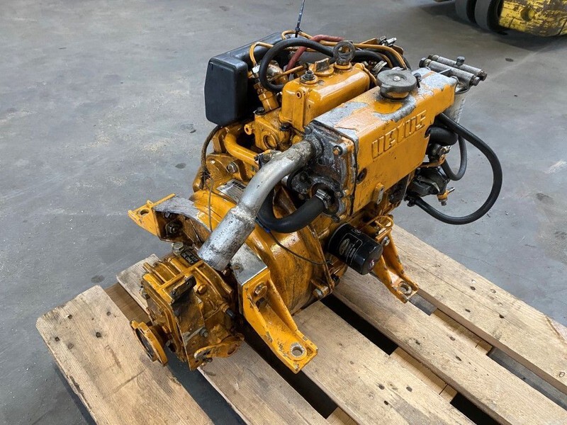 Caterpillar Vetus M205 7.7 kW / 10.5 PK Marine Diesel motor met keerkoppeling - Motor: slika Caterpillar Vetus M205 7.7 kW / 10.5 PK Marine Diesel motor met keerkoppeling - Motor Caterpillar Vetus M205 7.7 kW / 10.5 PK Marine Diesel motor met keerkoppeling - Motor: slika Caterpillar Vetus M205 7.7 kW / 10.5 PK Marine Diesel motor met keerkoppeling - Motor