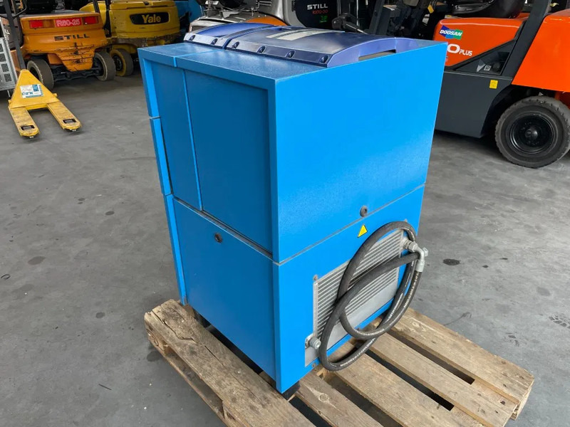 Compair L07 - 7,5A Schroefcompressor 750L/min als nieuw! - Zračni kompresor: slika Compair L07 - 7,5A Schroefcompressor 750L/min als nieuw! - Zračni kompresor Compair L07 - 7,5A Schroefcompressor 750L/min als nieuw! - Zračni kompresor: slika Compair L07 - 7,5A Schroefcompressor 750L/min als nieuw! - Zračni kompresor