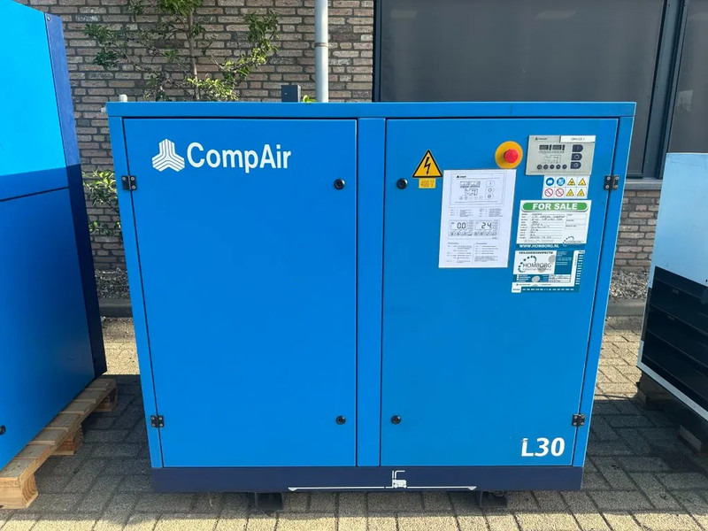 Compair L30 Elektrische Schroefcompressor 30 kW 4.88 m3 / min 7.5 Bar - Zračni kompresor: slika Compair L30 Elektrische Schroefcompressor 30 kW 4.88 m3 / min 7.5 Bar - Zračni kompresor Compair L30 Elektrische Schroefcompressor 30 kW 4.88 m3 / min 7.5 Bar - Zračni kompresor: slika Compair L30 Elektrische Schroefcompressor 30 kW 4.88 m3 / min 7.5 Bar - Zračni kompresor